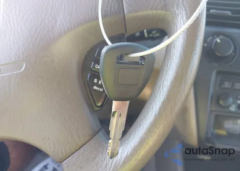 2000 Honda Accord 3.0 Lx from USA, damaged, VIN 1HGCG1642YA046123